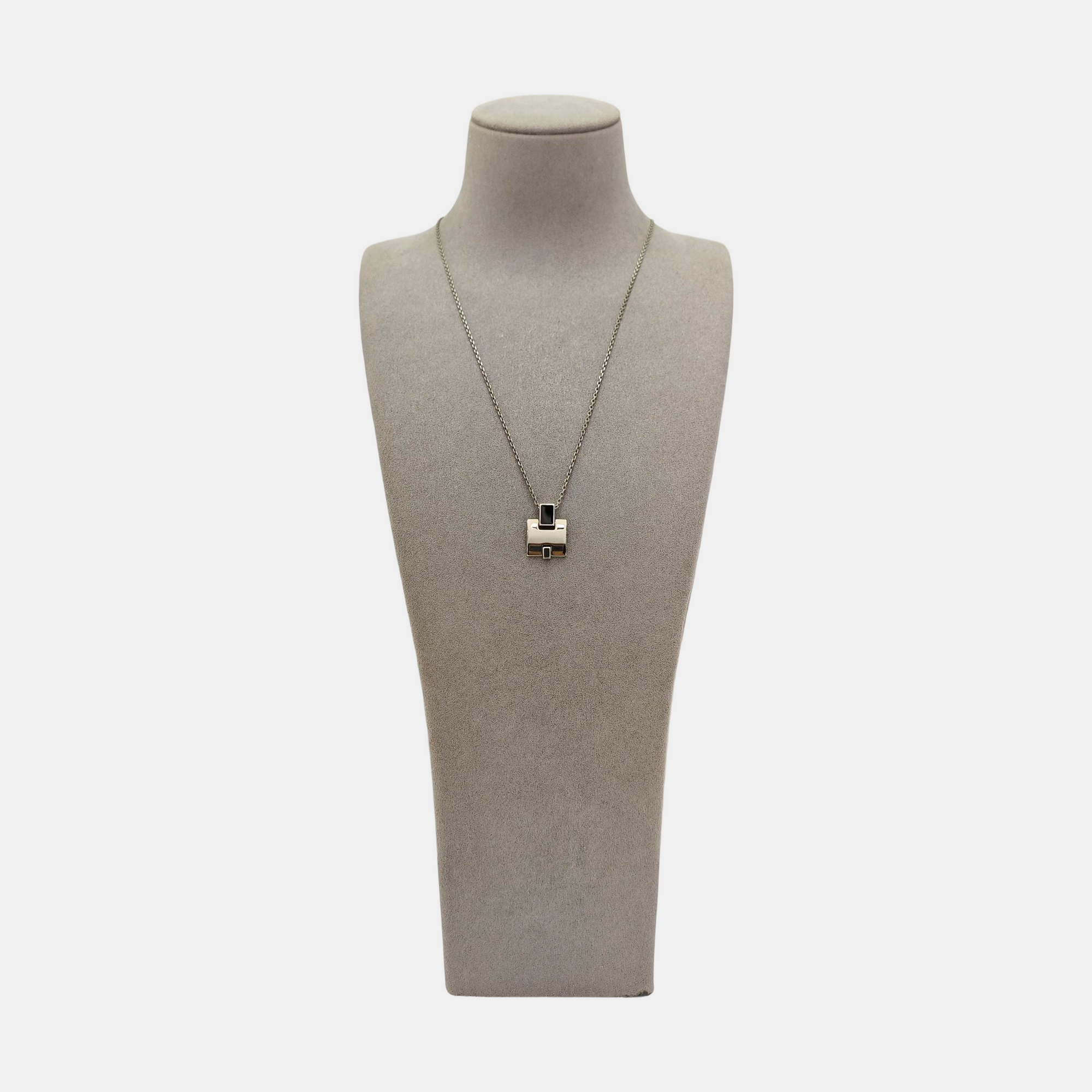 Eileen Metal Silver Necklace
