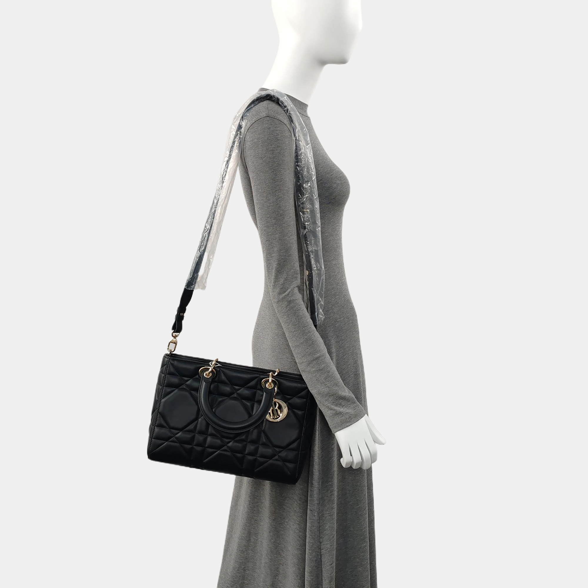 Lady D-Sire Medium Cannage Calfskin Black