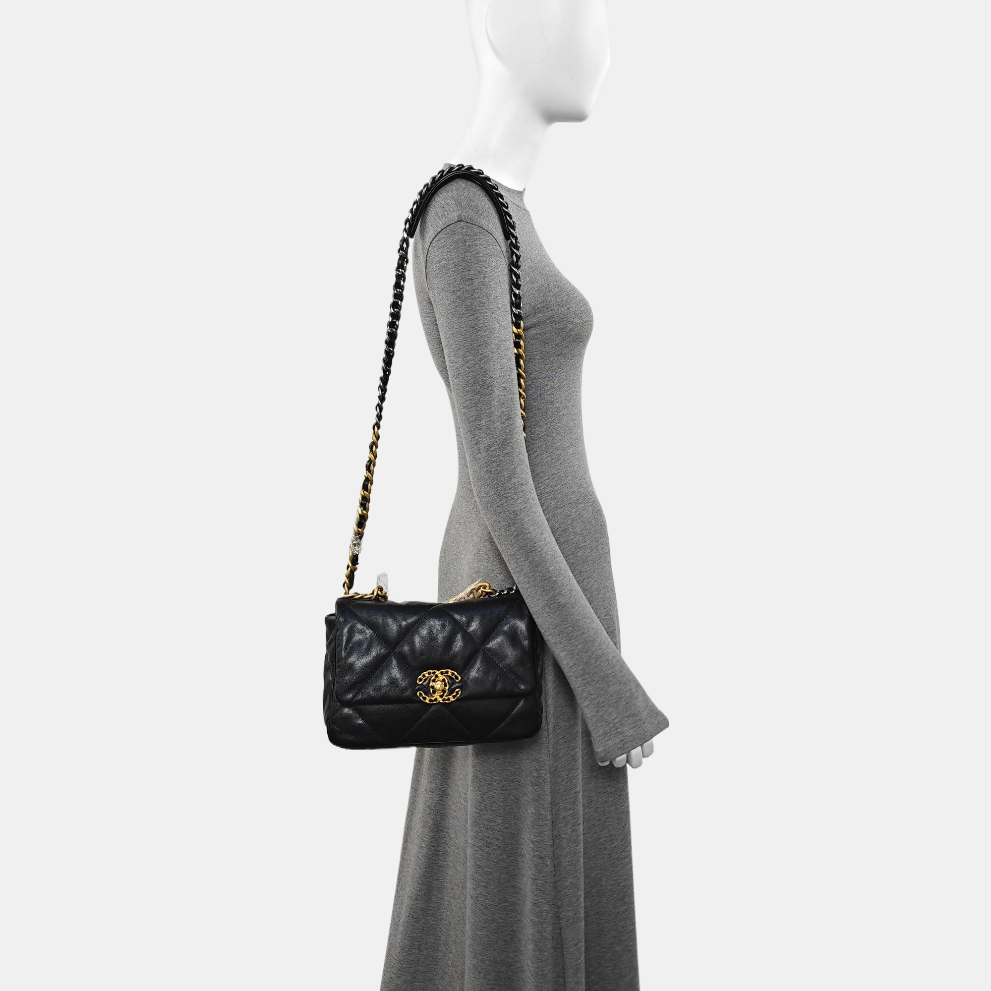 CHANEL 19 Small Quilted Lambskin Black