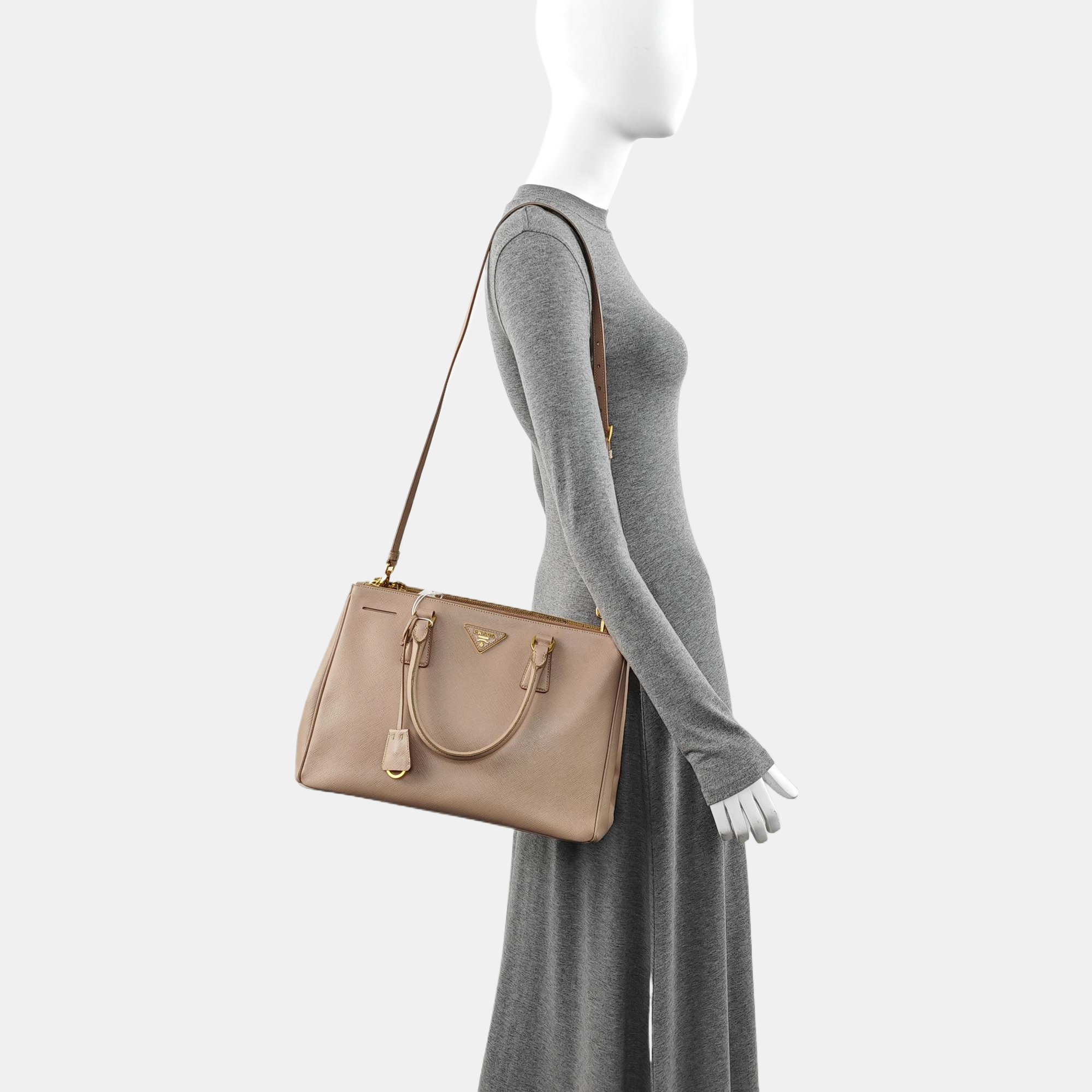 Authenticated pre-owned  Galleria Large Saffiano Calfskin Pink - Tote Bag at Looply