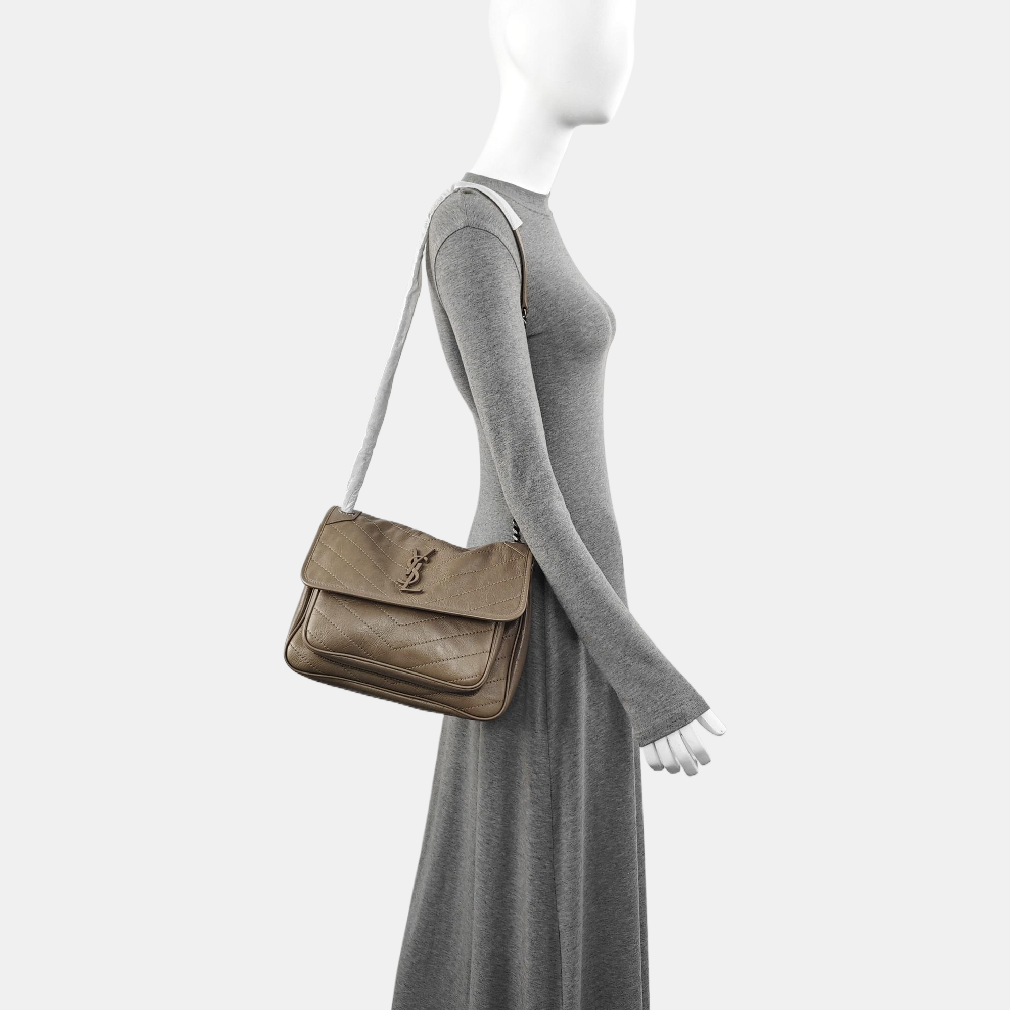 NIKI Medium Chevron Calfskin Beige