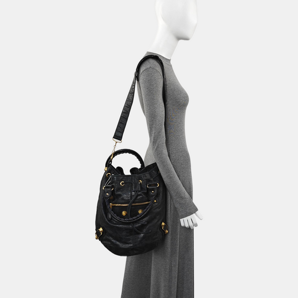 Pompon Bag Calfskin Black