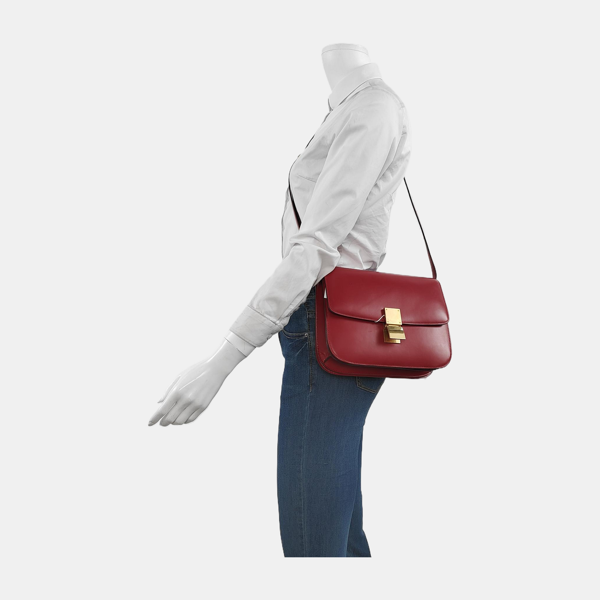 Authenticated pre-owned  CLASSIC BOX Medium Calfskin Red - Shoulder Bag at Looply