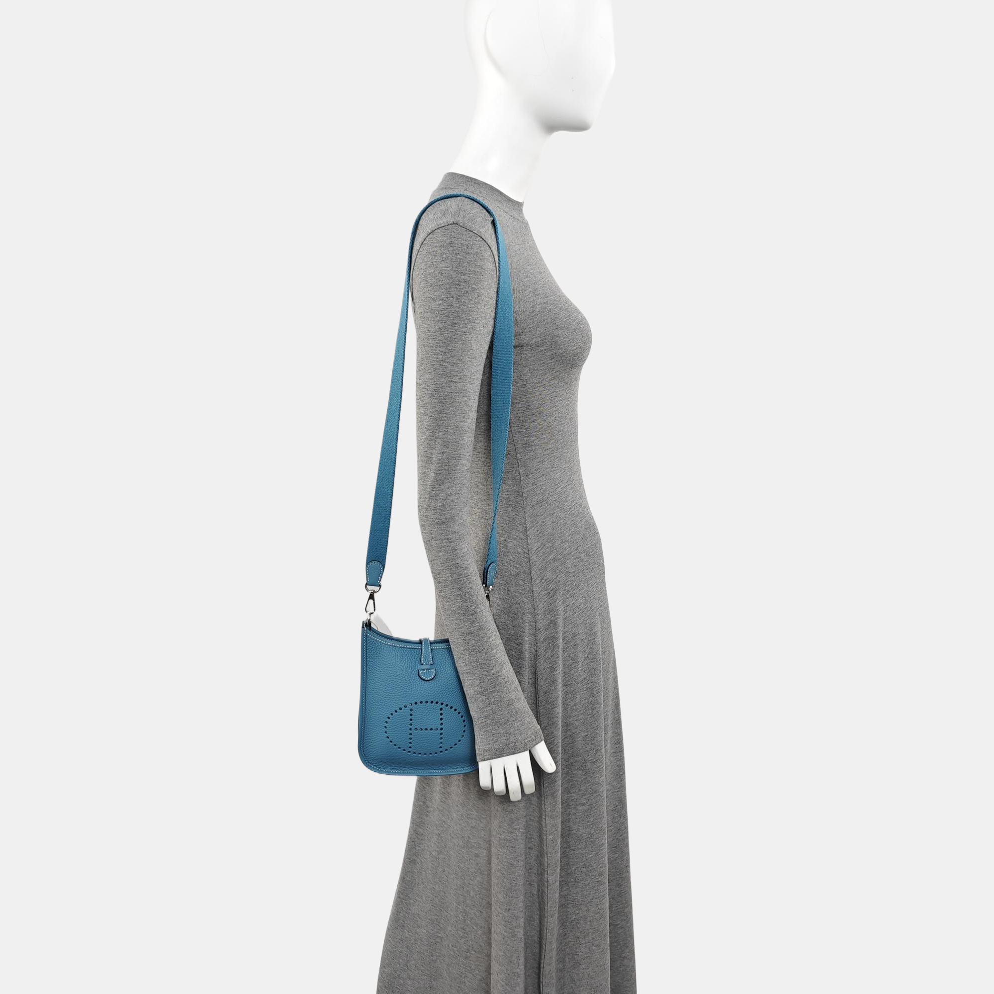 Evelyne 17 Clemence Blue