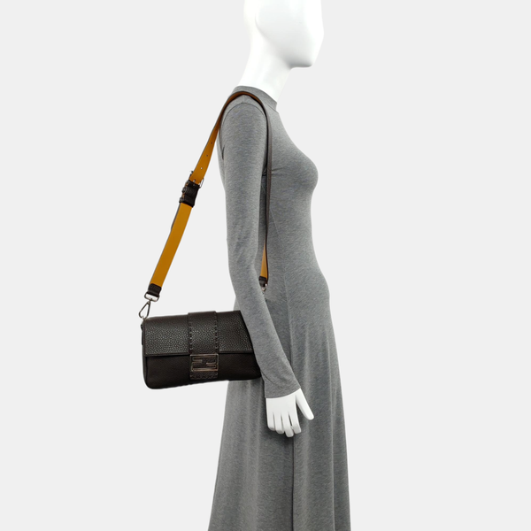 Authenticated pre-owned  Baguette Calfskin Brown - Shoulder Bag at Looply