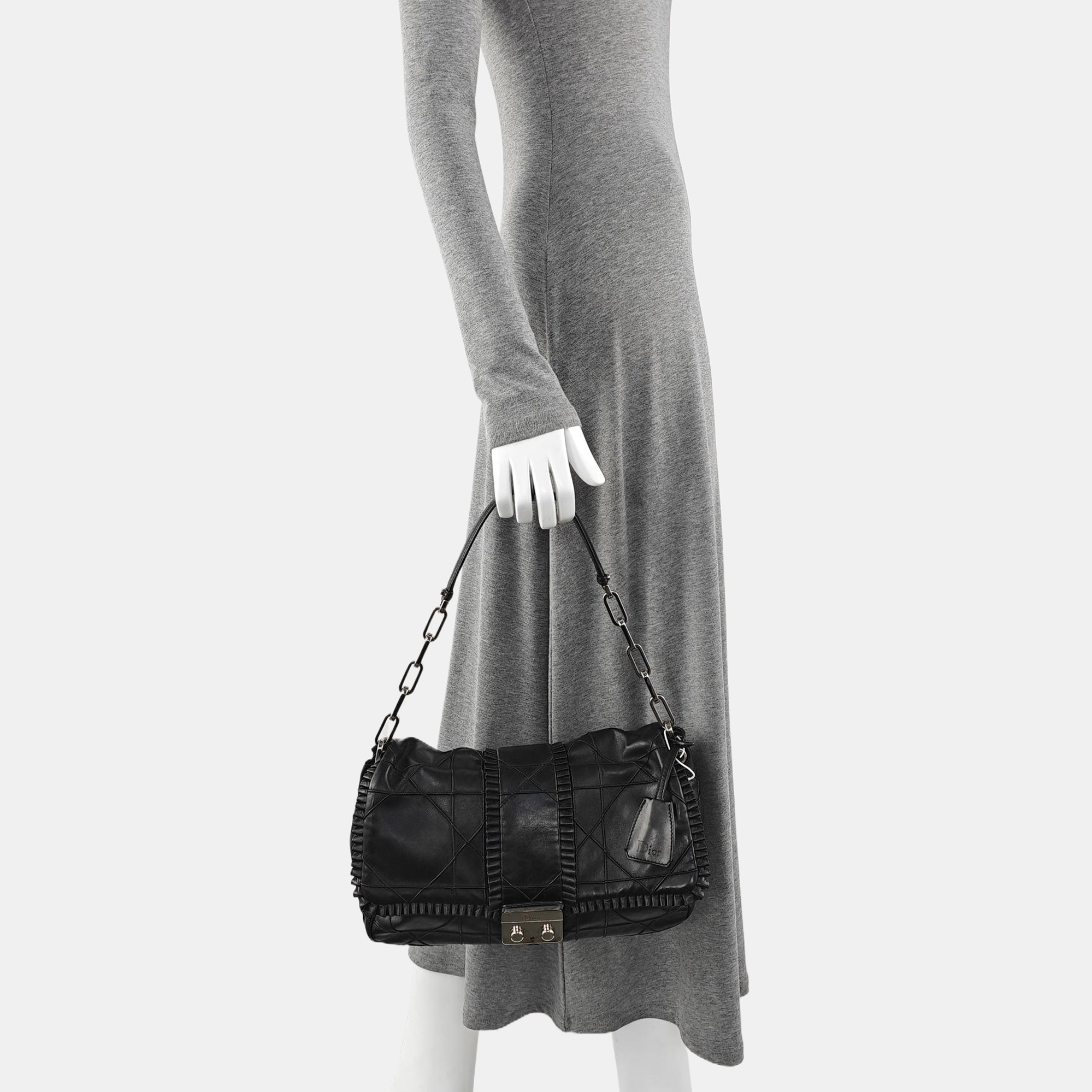 New Lock Cannage Calfskin Black