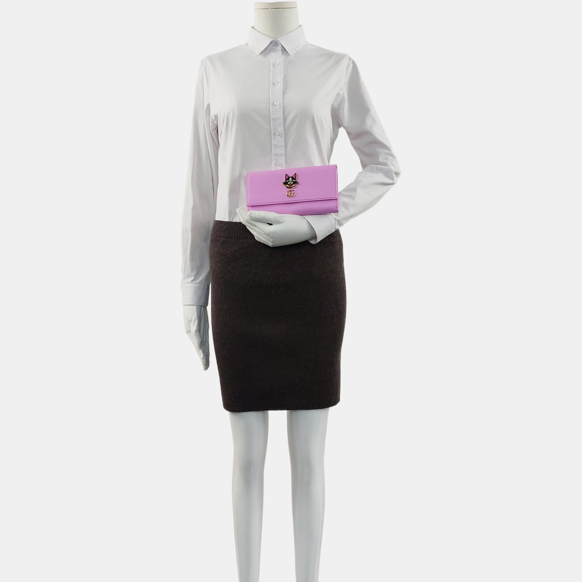 Authenticated pre-owned  GG Marmont Calfskin Pink - Clutch at Looply