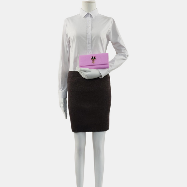 Authenticated pre-owned  GG Marmont Calfskin Pink - Clutch at Looply