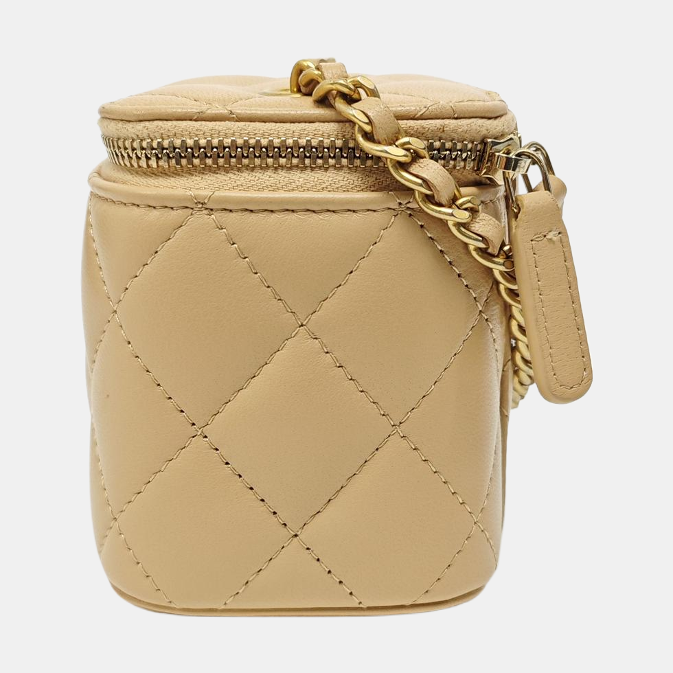 VANITY CASE Small Quilted Lambskin Beige