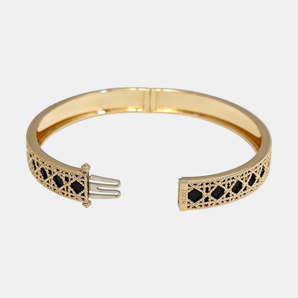 18k Gold Bangle