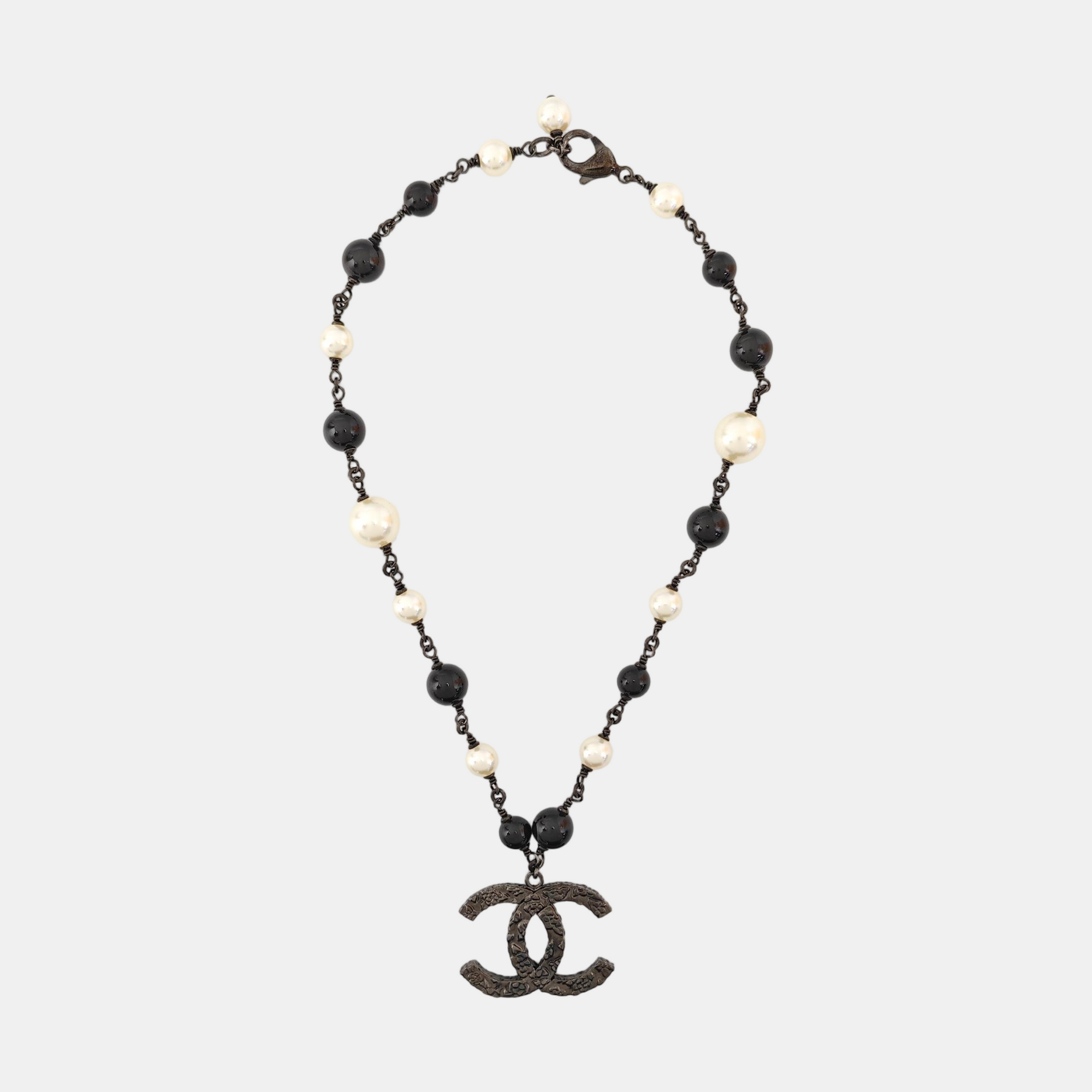 Metal Black Necklace