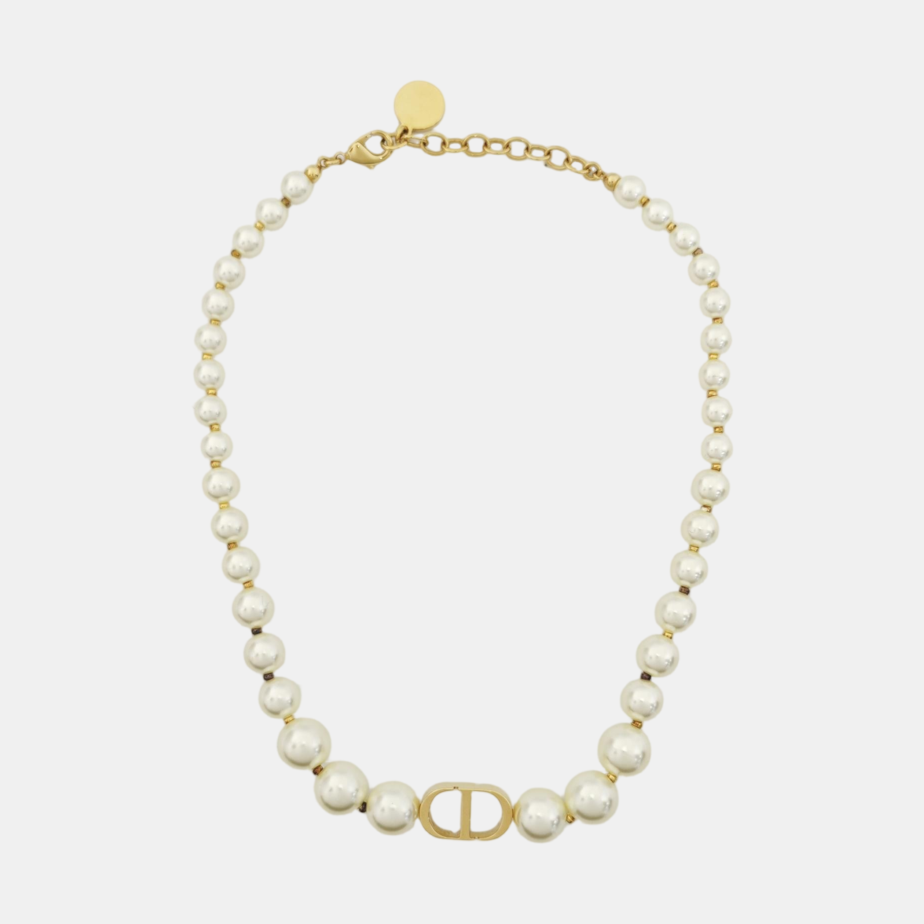 30 Montaigne Metal White Necklace