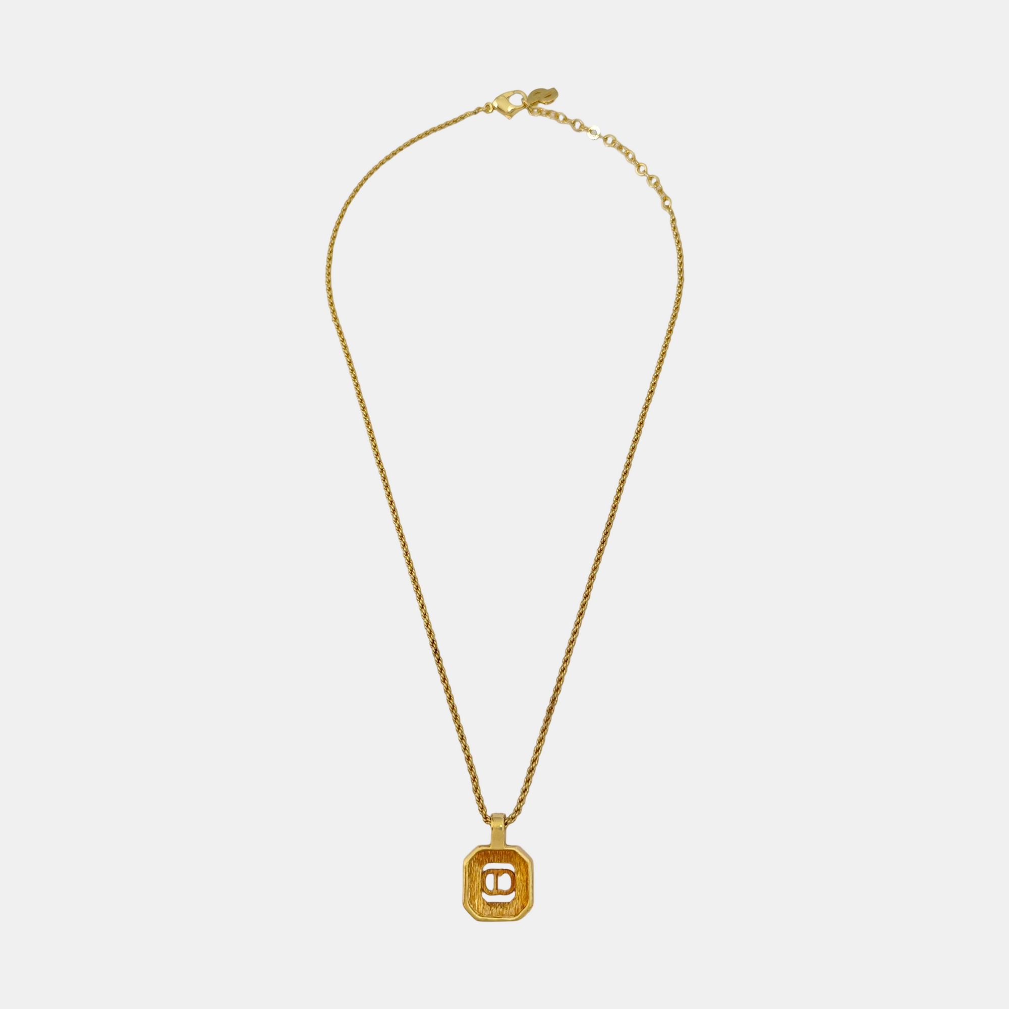 Twist Round Metal Gold Necklace