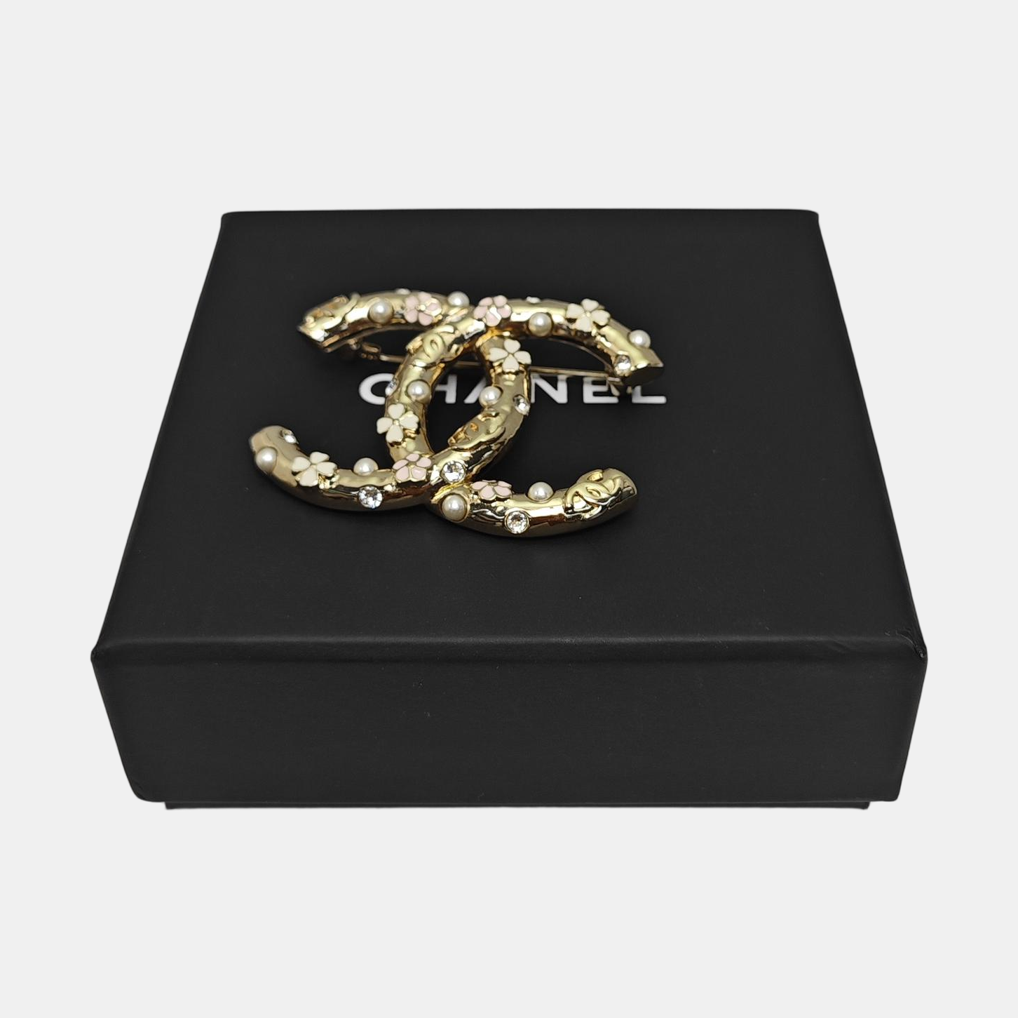 CC Logo Metal Gold Brooch