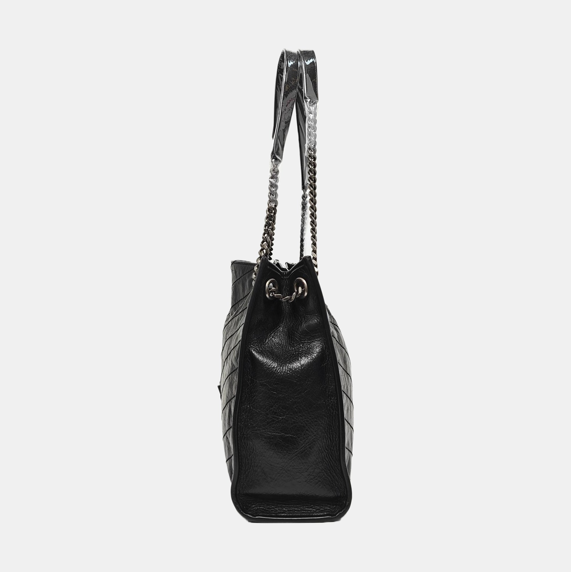 NIKI Medium Chevron Calfskin Black