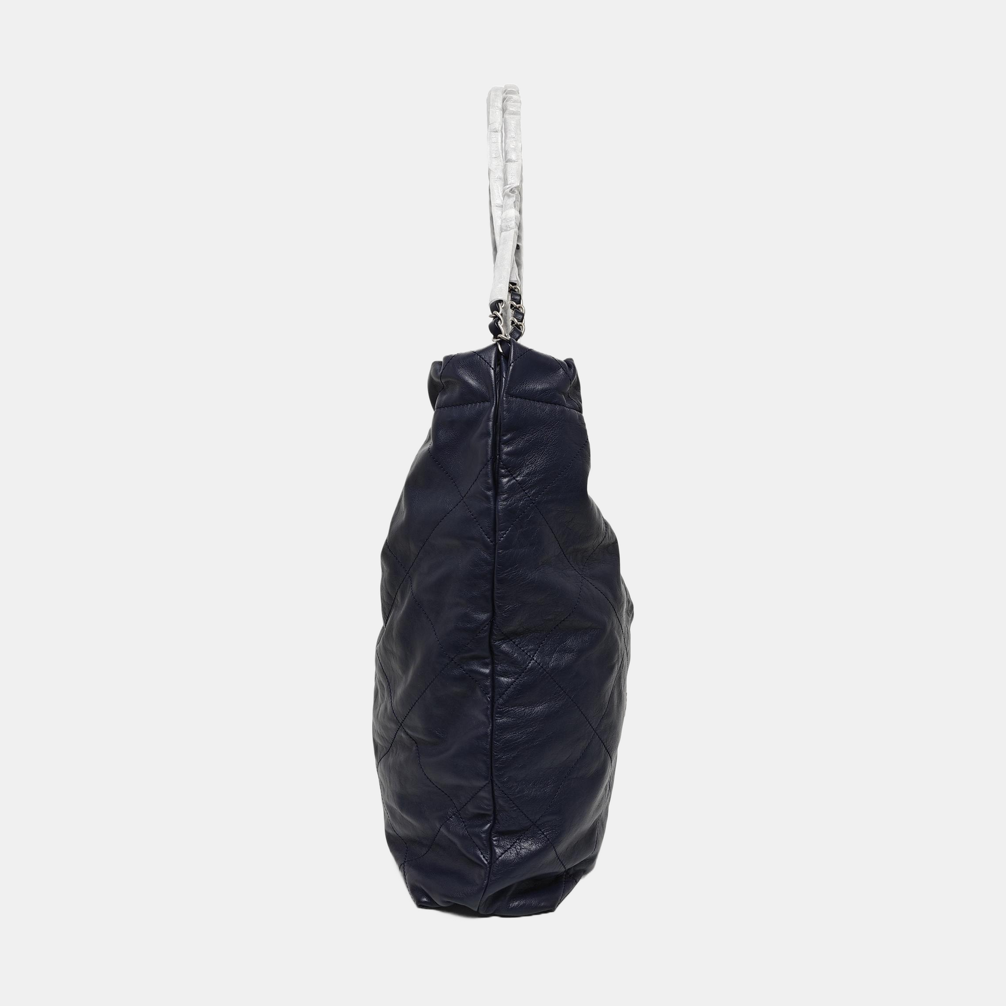 CHANEL 22 Large Quilted Calfskin Blue