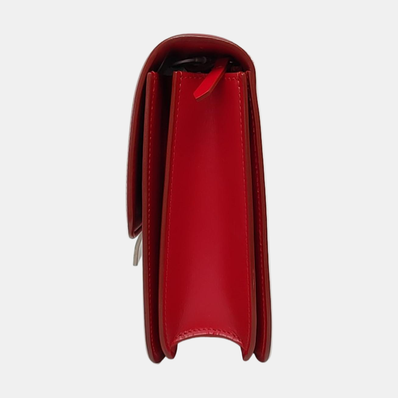 Authenticated pre-owned  CLASSIC BOX Medium Calfskin Red - Shoulder Bag at Looply