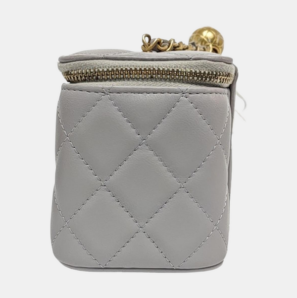 VANITY CASE Small Quilted Lambskin Gray