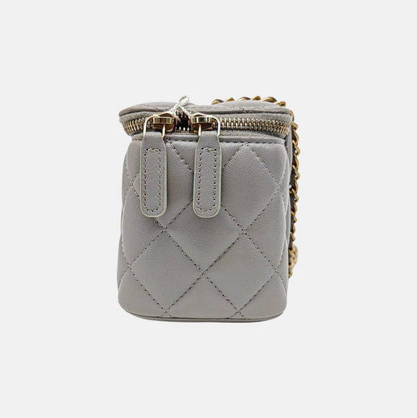 VANITY CASE Small Quilted Lambskin Gray