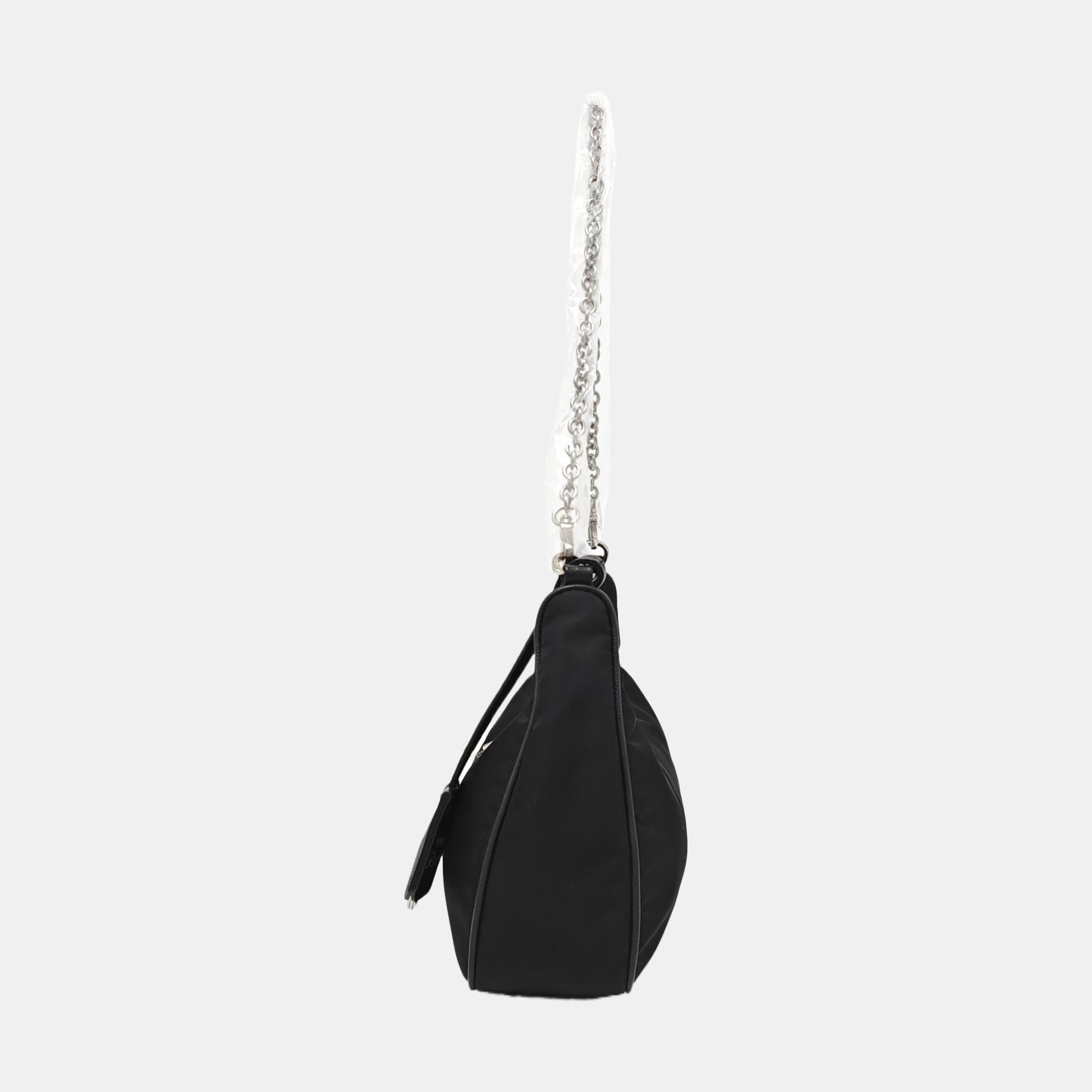 Authenticated pre-owned  Re-Edition2005 Nylon Black - Shoulder Bag at Looply