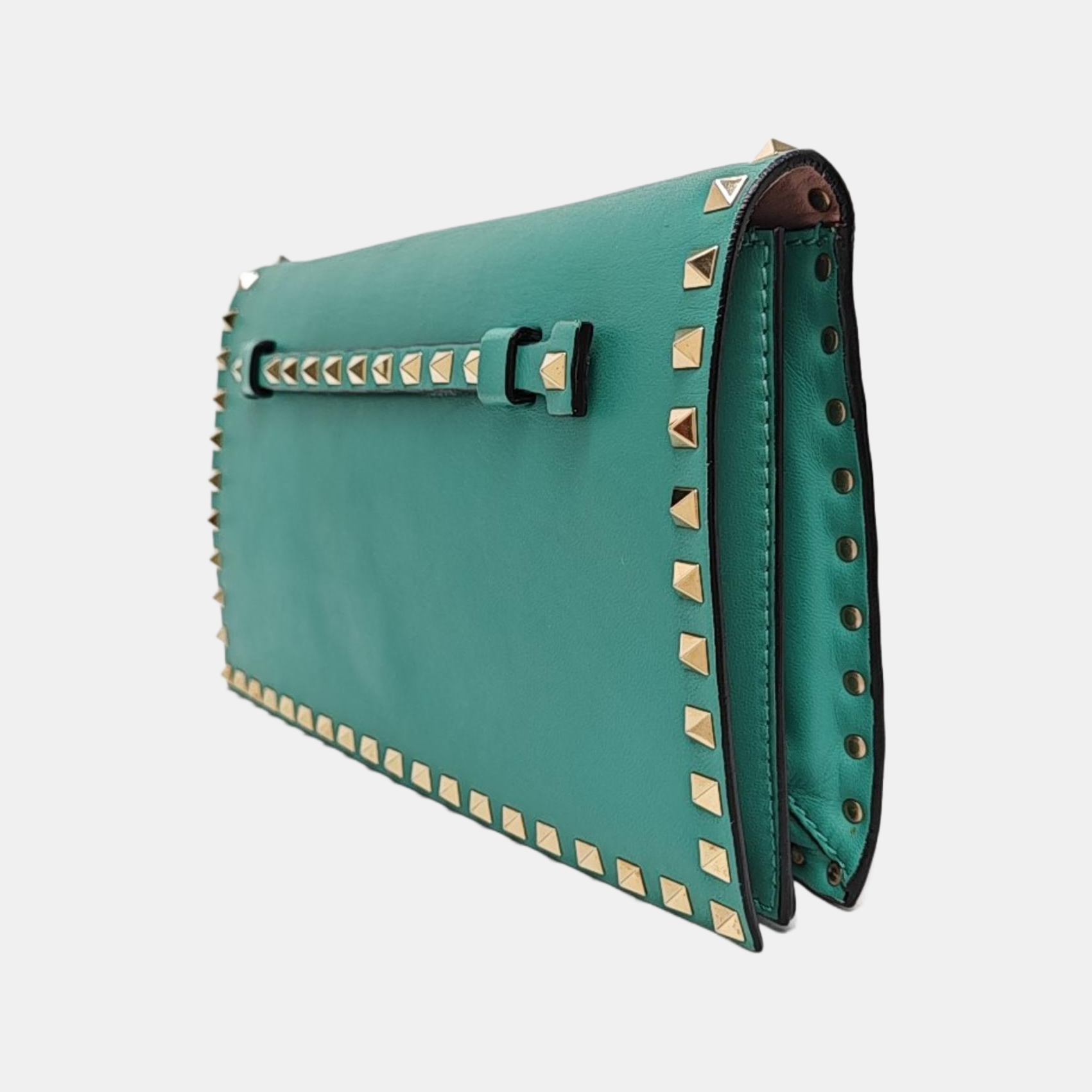 Authenticated pre-owned  Rockstud Lambskin Green - Clutch at Looply