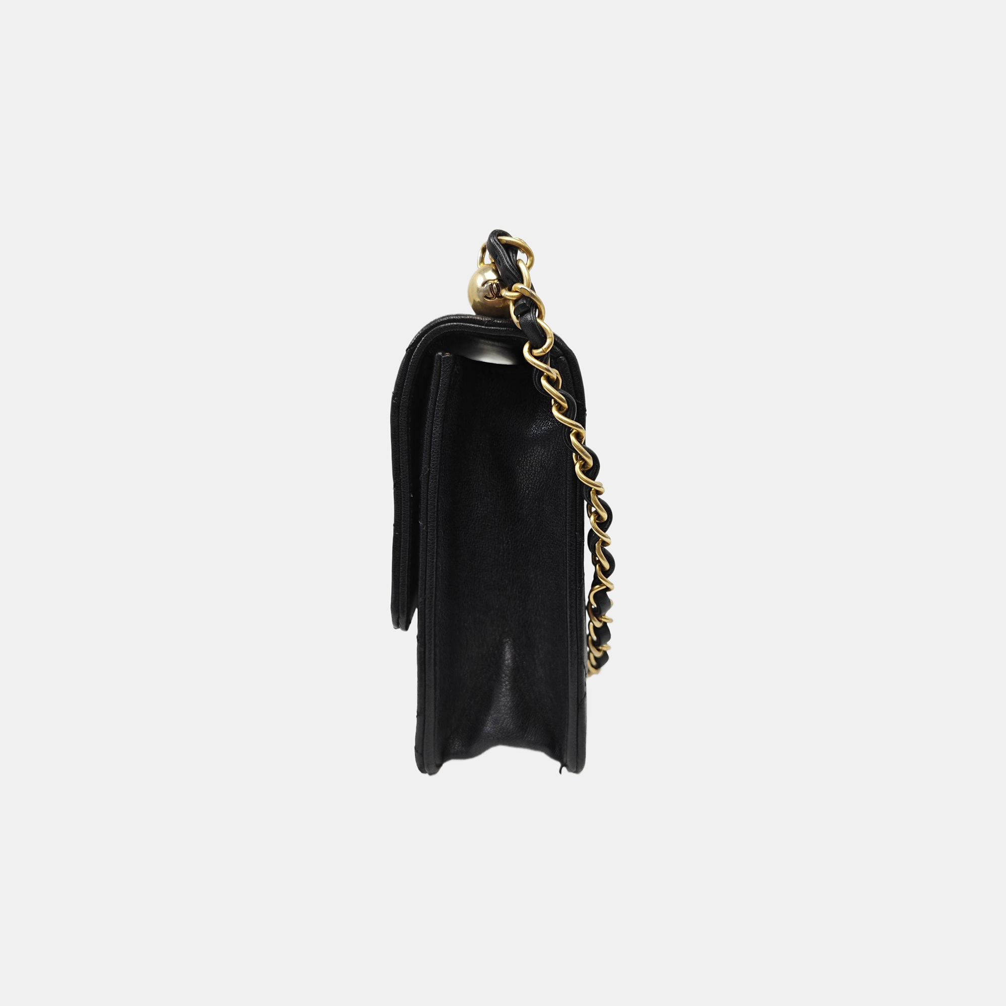 CLASSIC VERTICAL PEARL Medium Quilted Lambskin Black