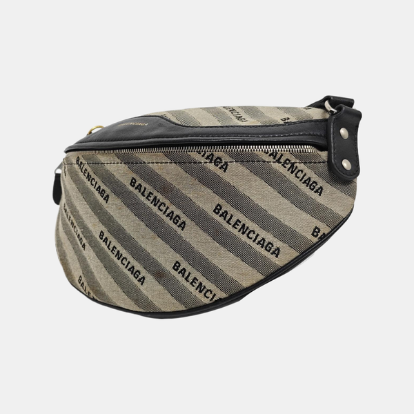 Souvenirs Canvas Gray