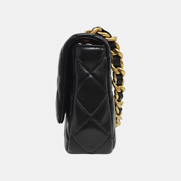 CLASSIC FLAP Piel de cordero acolchada negra