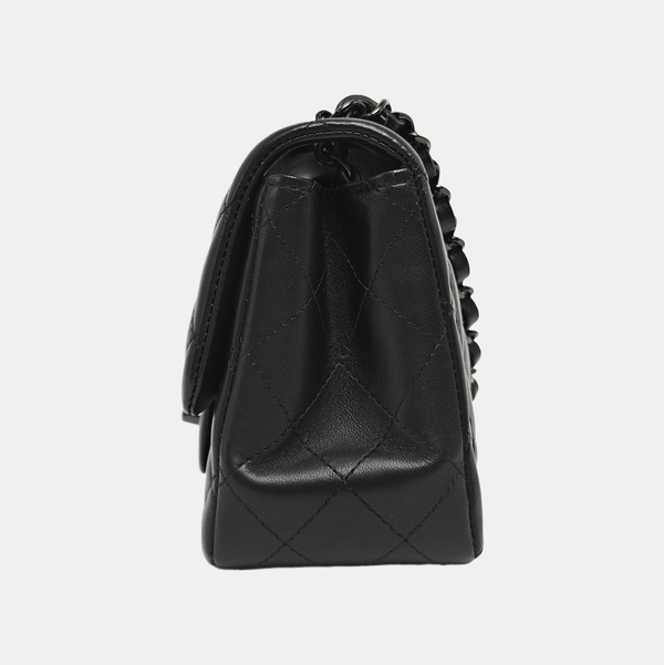 CLASSIC FLAP Mini Quilted Lambskin Black