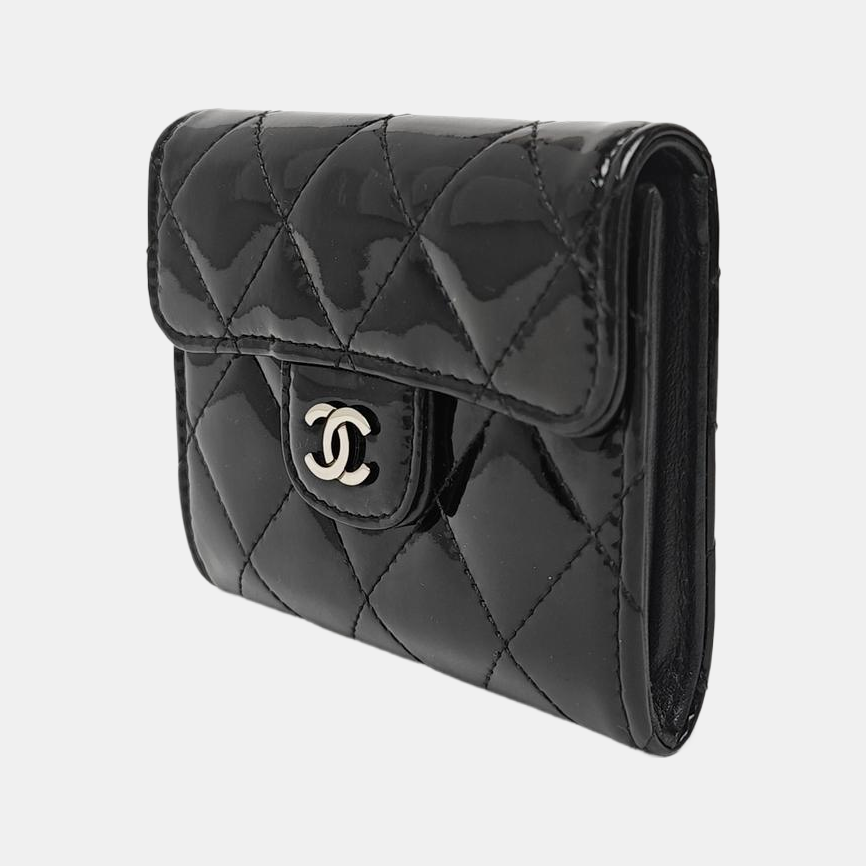 CLASSIC FLAP Quilted Patent Leather Black Card Holder