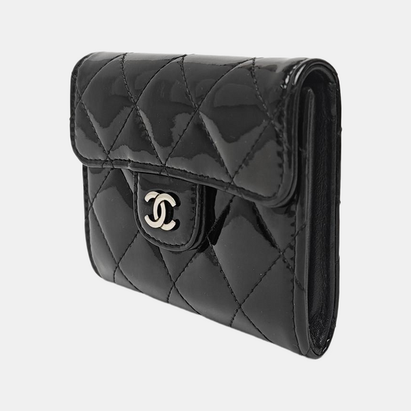 CLASSIC FLAP Quilted Patent Leather Black Card Holder