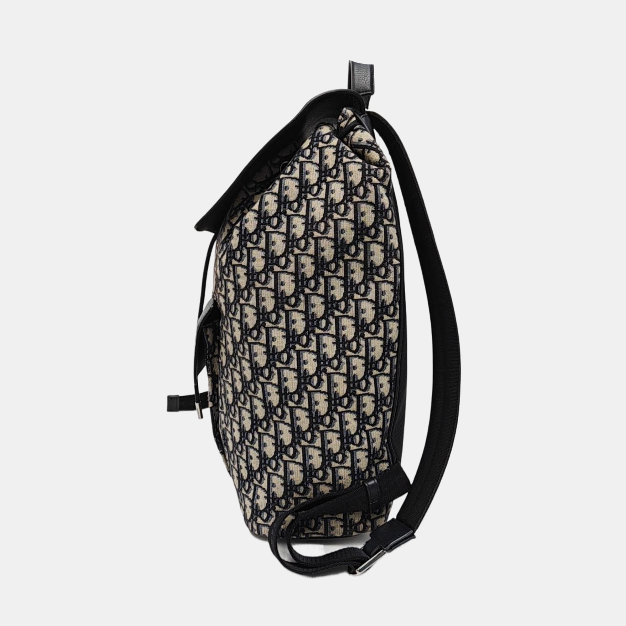 Motion Quilted Canvas Black