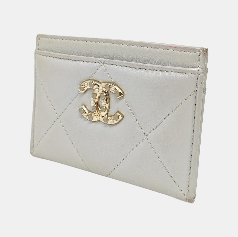 CHANEL 19 Small Quilted Lambskin Gray Wallet