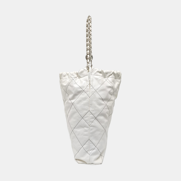 CHANEL 22 Large Quilted Calfskin White