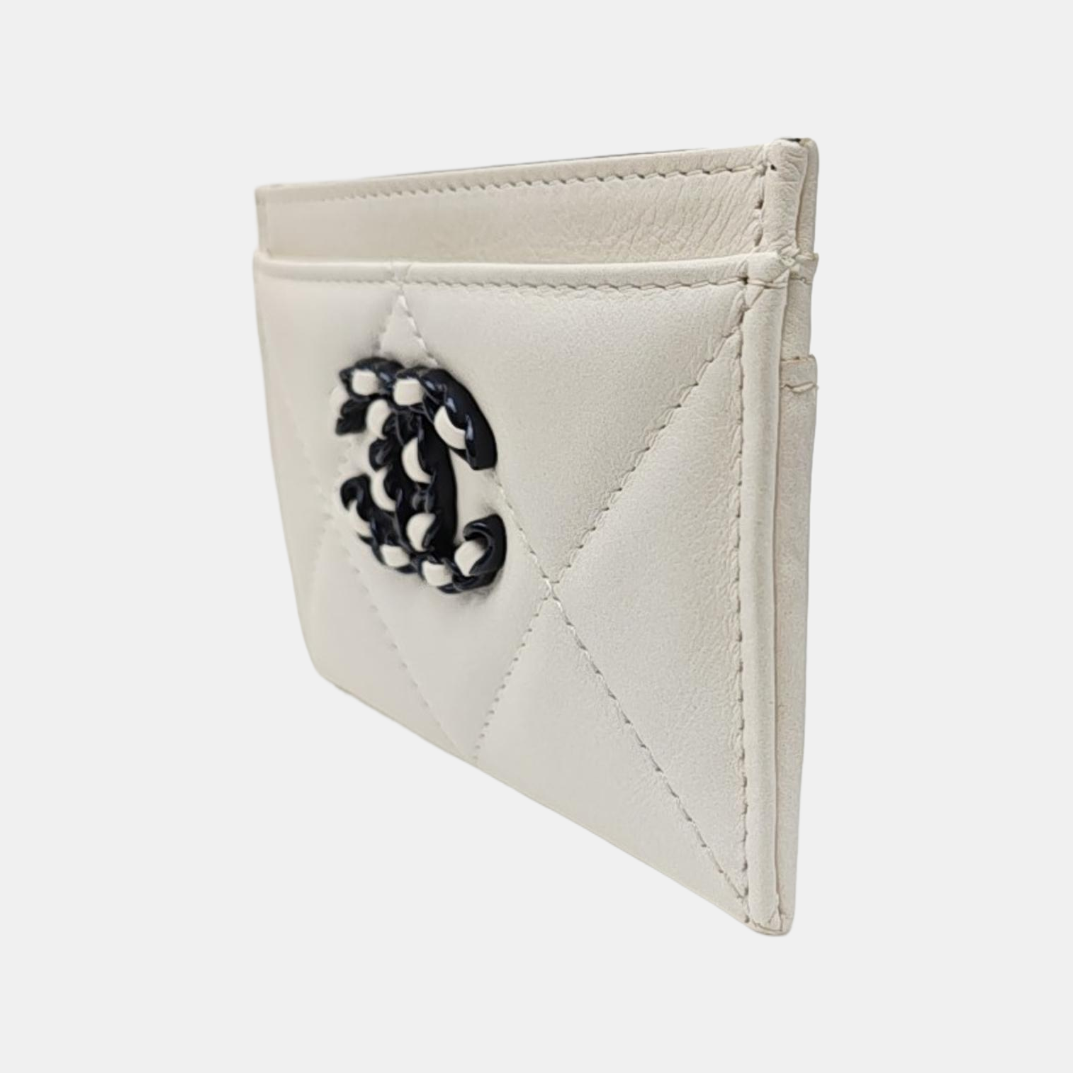 CHANEL 19 Small Quilted Calfskin White Card Holder