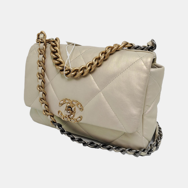 CHANEL 19 Pequeño Piel de Becerro Acolchada Metalizada