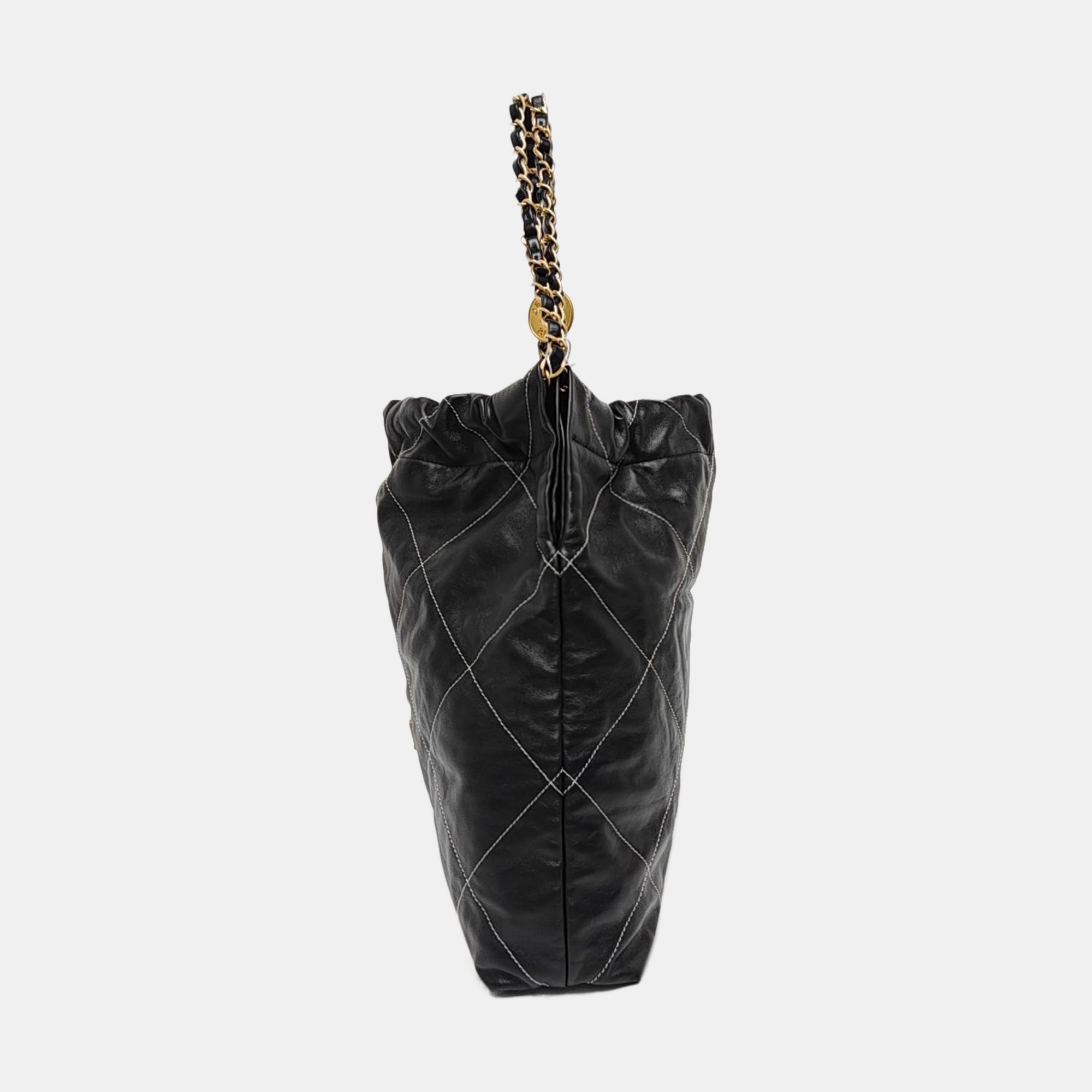 CHANEL 22 Medium Quilted Calfskin Black