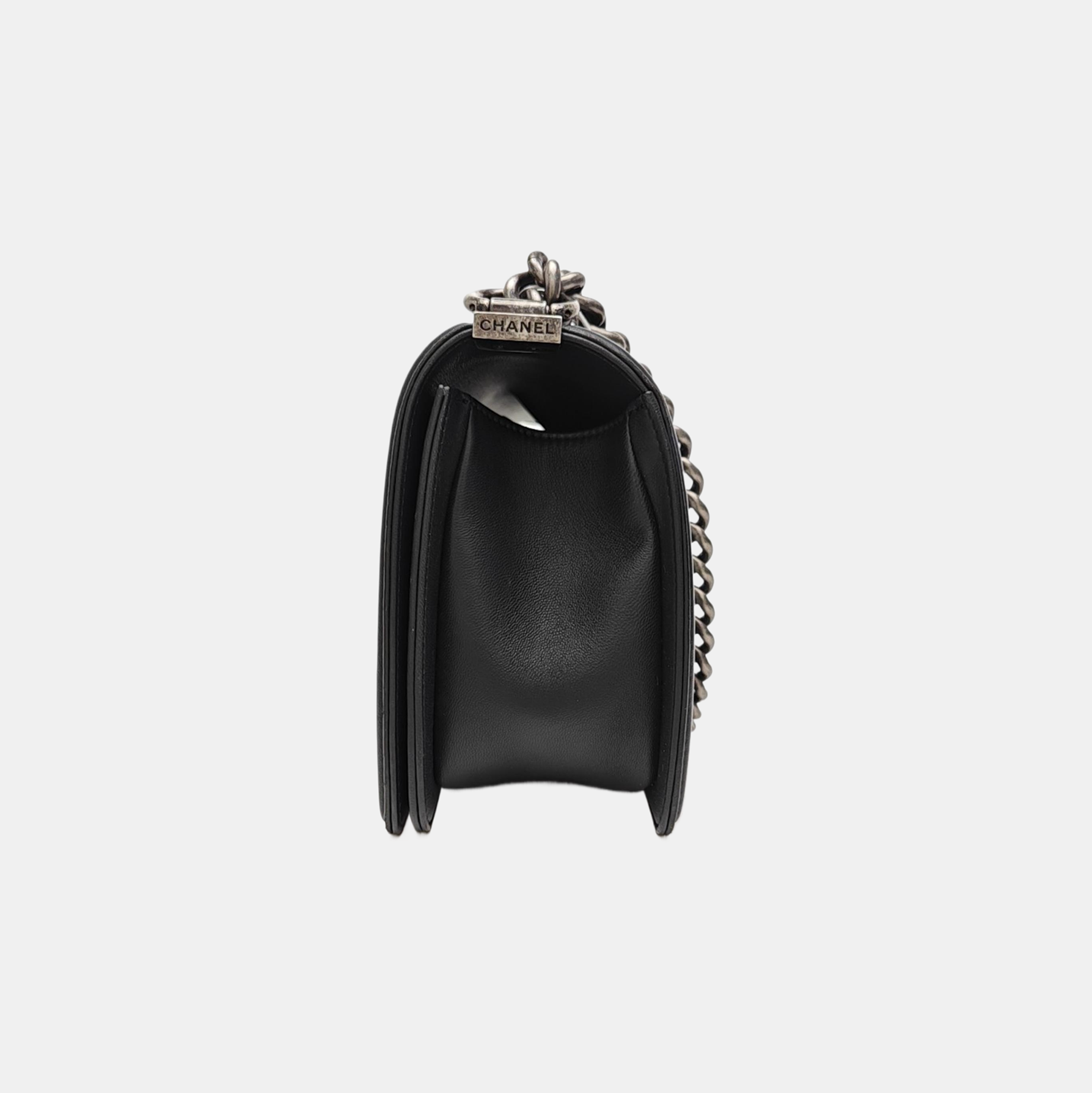 BOY CHANEL Medium Chevron Lambskin Black