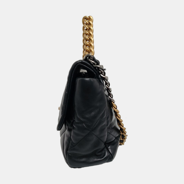 CHANEL 19 Grande Piel de Cordero Acolchada Negro