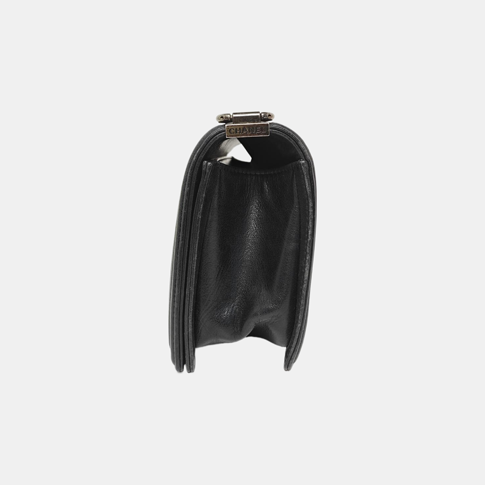 BOY CHANEL Medium Quilted Calfskin Black