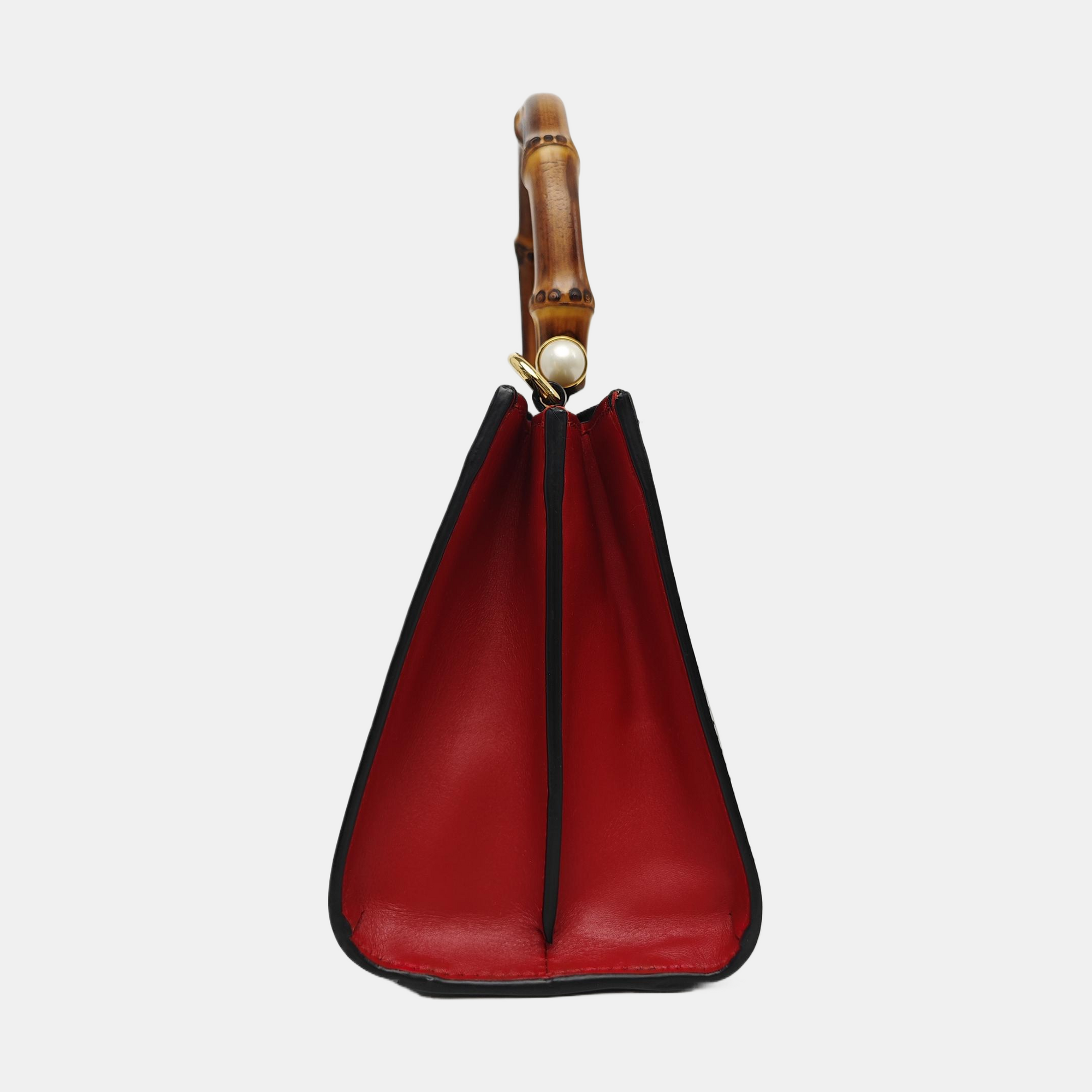 Nymphaea Calfskin Black