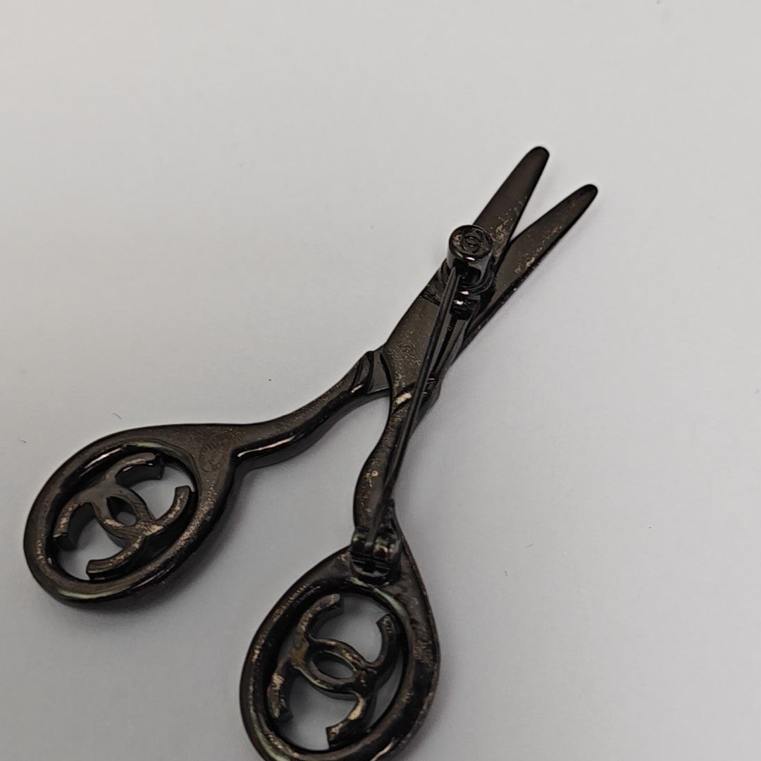 Metal Gray Brooch