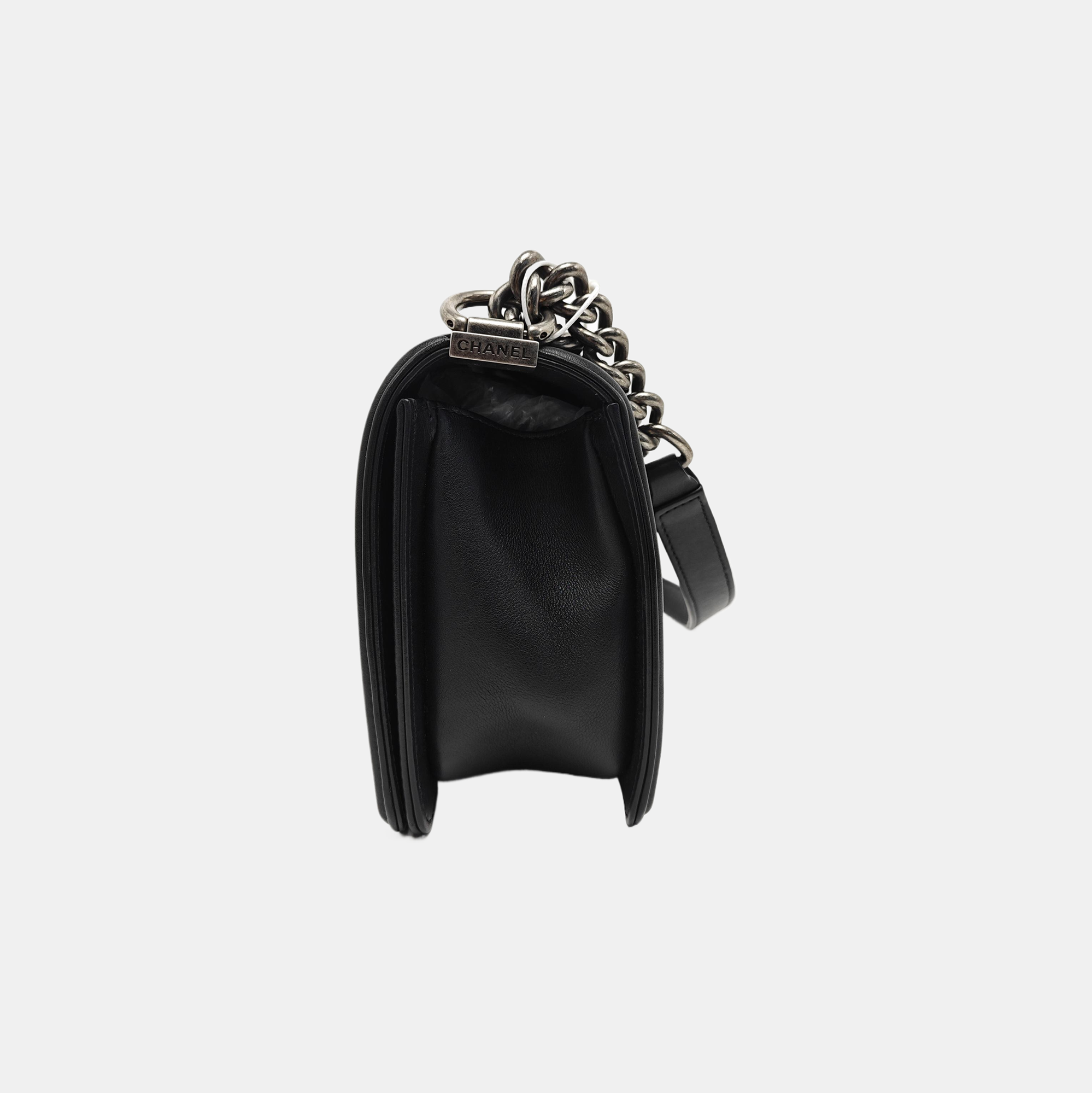 BOY CHANEL Medium Quilted Calfskin Black