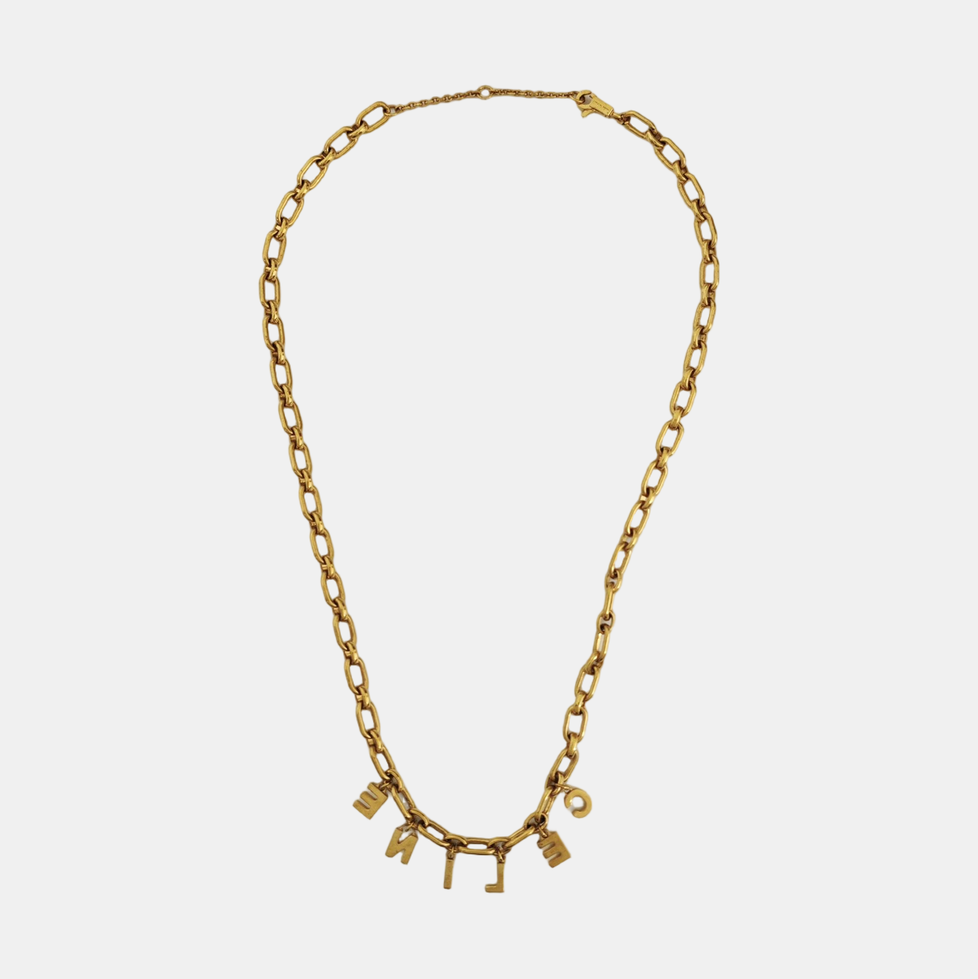 Collar de metal dorado