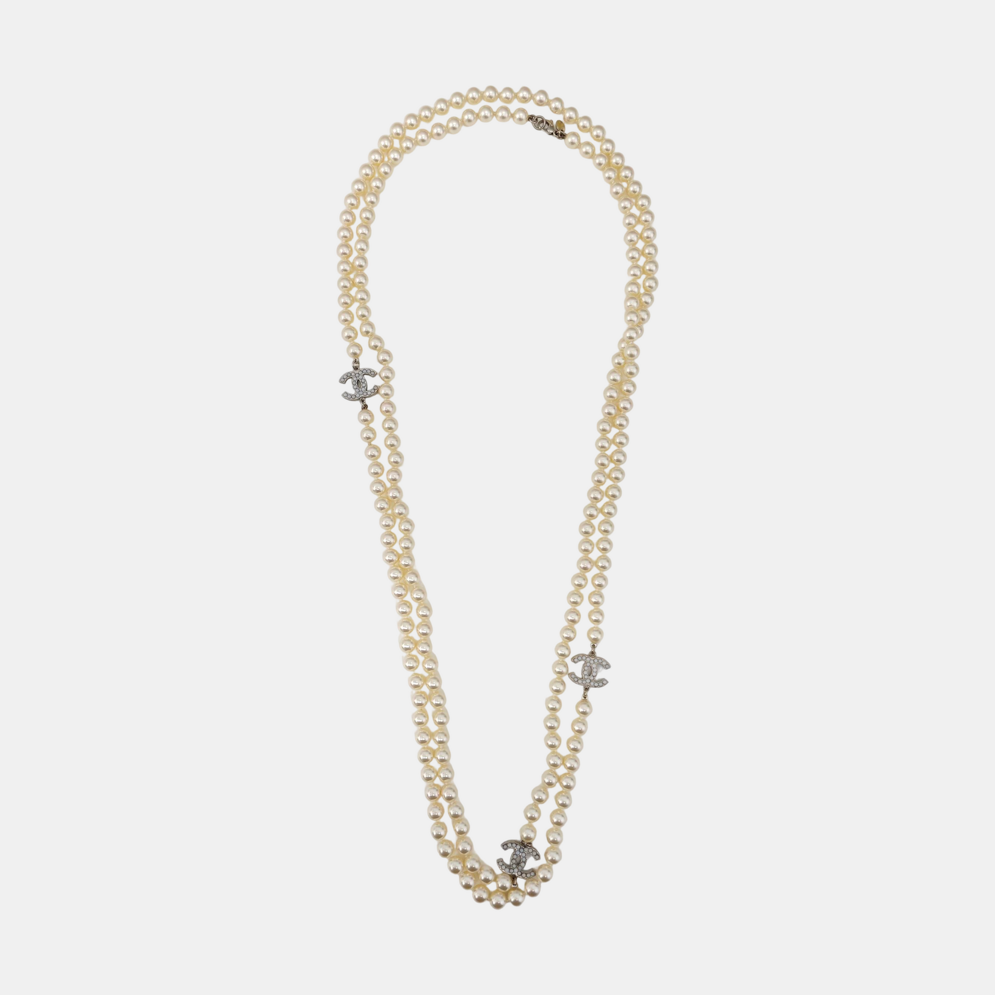 Faux Pearl White Necklace