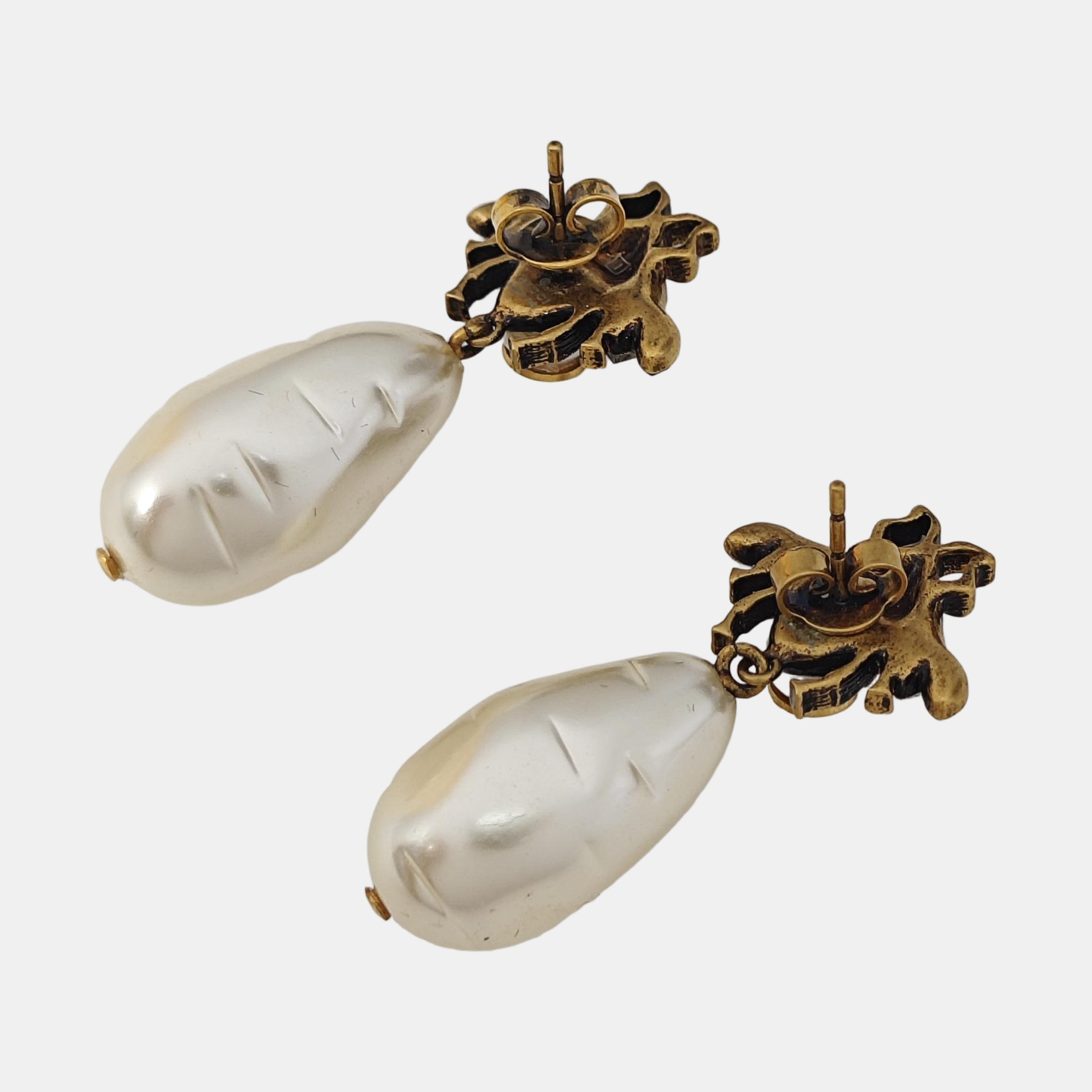 Interlocking G Metal Gold Stud Earrings