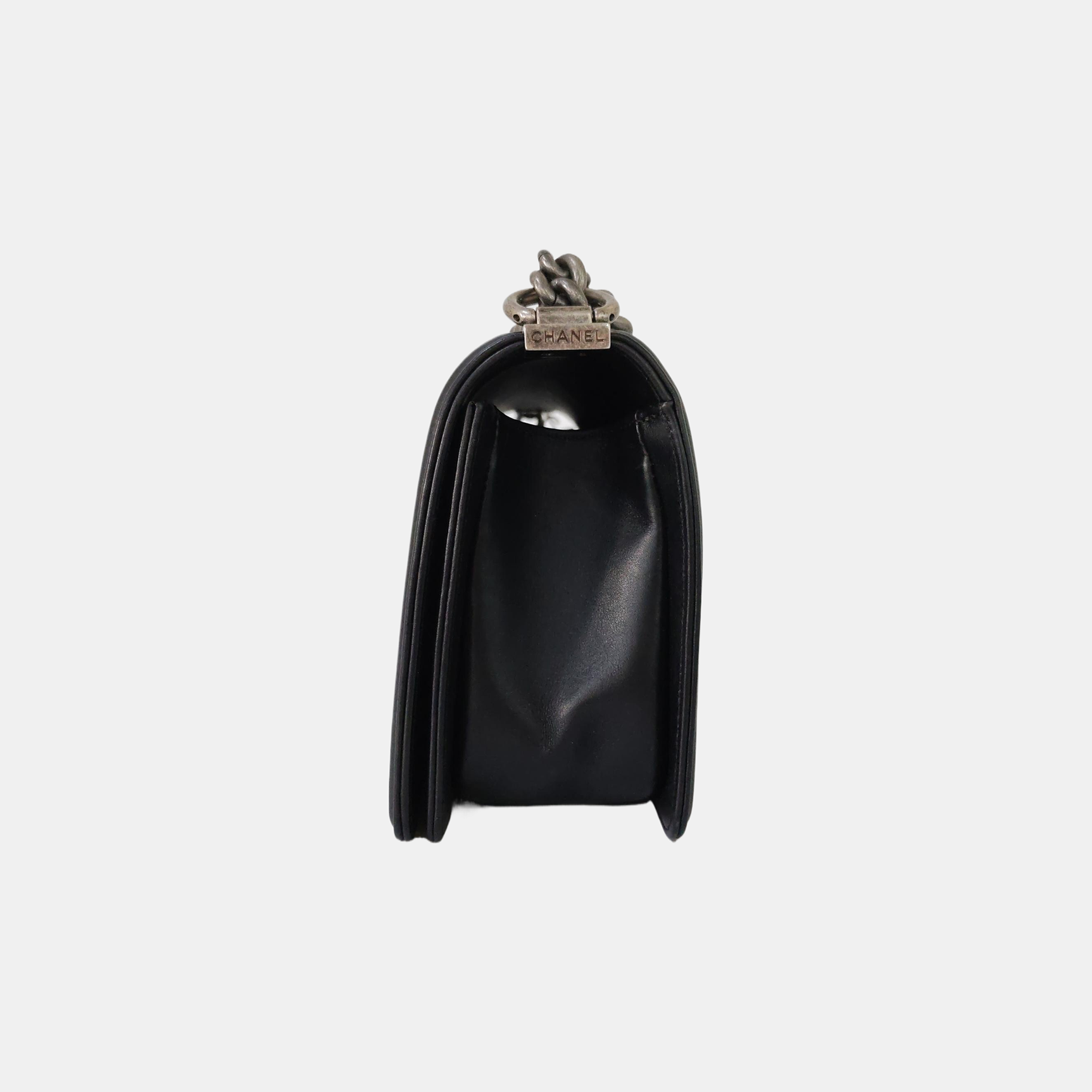 Authenticated pre-owned  BOY CHANEL Medium Lambskin Black - Shoulder Bag at Looply