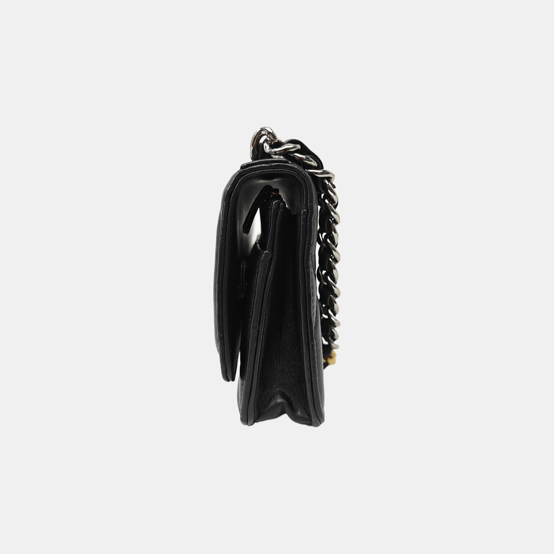 CHANEL 19 WOC Quilted Lambskin Black
