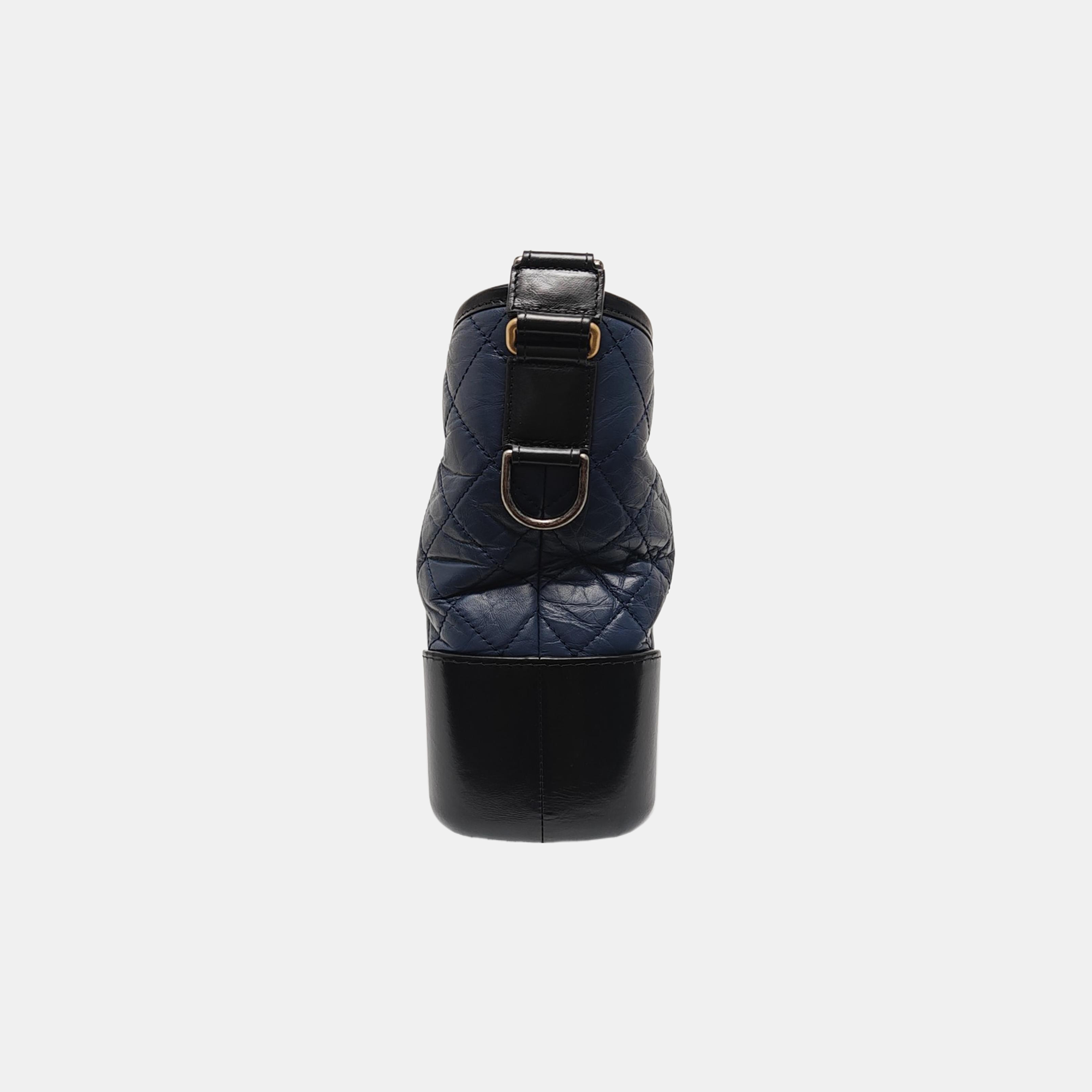 GABRIELLE Medium Quilted Calfskin Blue