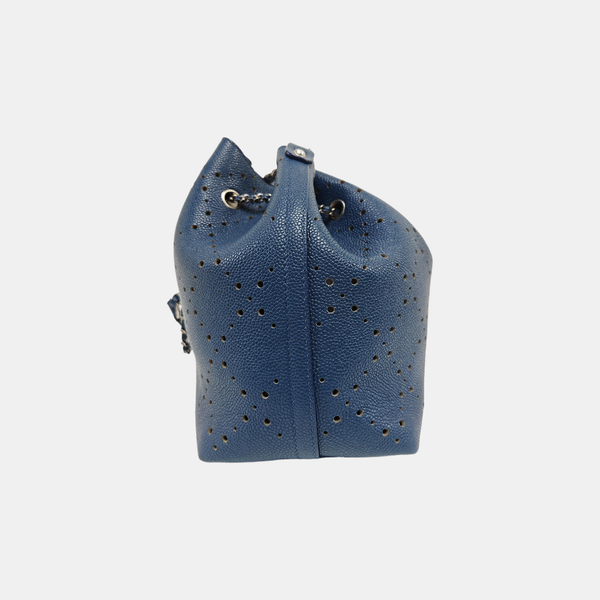 CC DRAWSTRING BUCKET Grained Calfskin Blue